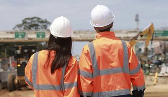 La formazione post-diploma che ti assicura un lavoro: scopri i corsi delle Scuole dei Mestieri di Distretto Italia