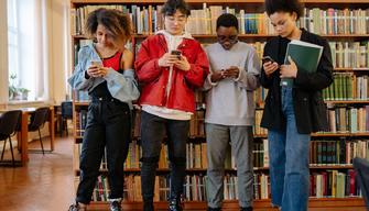 Valditara: "In Italia ci sono 50 mila ragazzi chiusi in casa per via del cellulare"