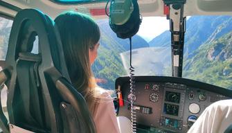 Strade interrotte per l'alluvione, la portano all'esame di Maturità in elicottero