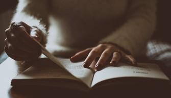 "Laureati in facoltà umanistiche, vi siete pentiti della vostra scelta oppure no?", la domanda scatena i social