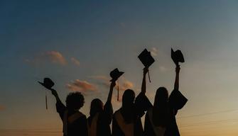 Bonus di 115 euro dal MIM per chi si è diplomato con 100 e lode