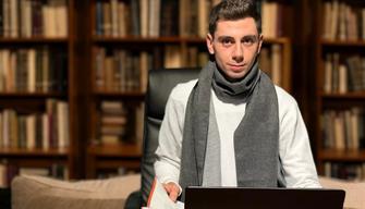 A 23 anni è già prof di lettere: dalla scuola primaria ai licei, passando per la sezione carceraria. La storia di Erik