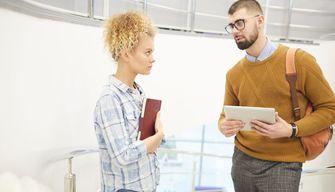 “Avete mai gonfiato i voti universitari con i colleghi?”: la domanda scatena i social