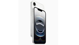 Arriva iPhone 16e: novità, specifiche e prezzo del nuovo smartphone "economico" di casa Apple