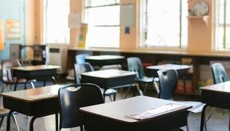 Napoli, studenti danno "le pagelle" a Valditara e le appendono per la città: cosa è successo