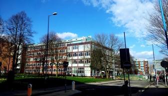 Di giorno insegnava, il pomeriggio spacciava droga: prof di matematica arrestato