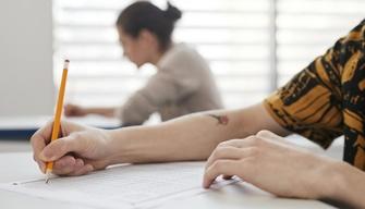 Prima prova Maturità 2025, come fare una correzione al tema?