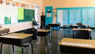 Il prof è assente da scuola per oltre 300 giorni: licenziato, voleva anche lo stipendio