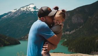 Festa del papà 2025, le migliori frasi per gli auguri