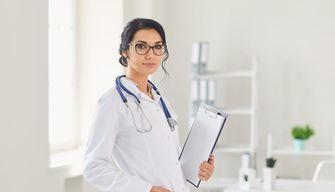 Stress e troppo lavoro: i giovani medici in fuga dalle scuole di specializzazione