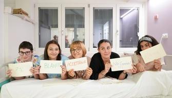 "Ho preso un granchio": la sit-com che racconta il cancro in giovane età