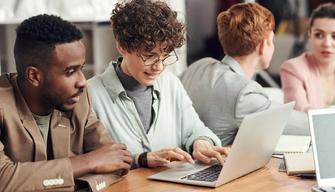 ATA, come attestare le competenze digitali per lavorare nella scuola? Scopri la certificazione DigComp 2.2 di AICA