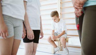 Studente escluso dalla chat di classe: come reagire?