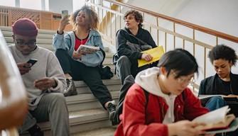 Maturità, l’esame è (quasi) una formalità: la non ammissione all’esame è 20 volte più probabile della bocciatura alle prove