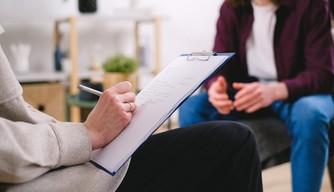 Uno psicologo in ogni scuola: in Parlamento la proposta per aiutare gli studenti a migliorare il benessere mentale