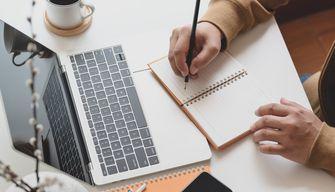 Smascherare i temi scritti con ChatGPT è abbastanza facile: la ricerca infrange i sogni degli studenti