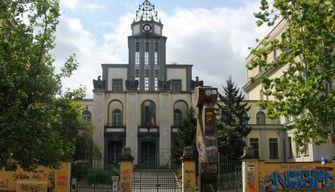 Il centro estivo viene 'sfrattato' da I Cesaroni: la protesta dei genitori non ferma le riprese della serie