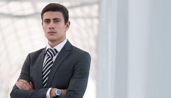 Devono ancora prendere il diploma ma già guadagnano più dei genitori: storie di giovani imprenditori