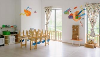 Mamma entra all'asilo e picchia due maestre: la gestione dei bambini all'origine dell'aggressione