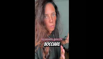 Bocciato all'esame di terza media, la mamma-influencer accusa i prof su TikTok: 'Giudicato in 15 minuti'