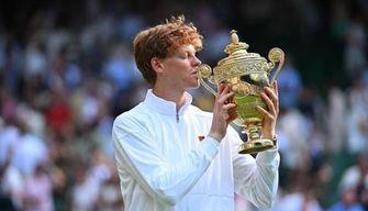 Jannik Sinner trionfa a Wimbledon: perché la vittoria sull'erba di Londra è così importante?