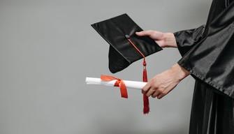 Alla Maturità con la Partita Iva, la storia dello studente-imprenditore: 'All'esame ho preso 71, ma guadagno 35mila euro l'anno'