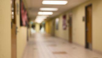 Recupero del debito, sempre più scuole anticipano la verifica a luglio: le famiglie protestano