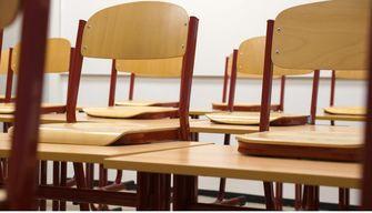 Il crocifisso capovolto porta allo scontro tra l'alunna e il prof: il Tribunale dà ragione allo studente