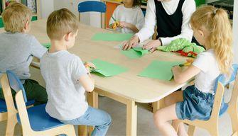 Si fingono parenti e provano a portare via un bambino dalla scuola: attimi di paura in un asilo di Roma