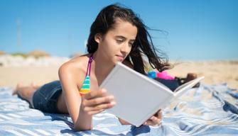 Booktok, cosa leggere sotto l'ombrellone negli ultimi sprazzi di estate