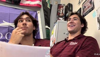 'Scrivete un paragrafo': la richiesta manda gli studenti nel panico. La reazione del prof è virale