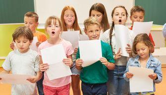 La scuola elimina la parola 'Gesù' dai canti di Natale, la Lega insorge: 'Scelta ideologica e diseducativa'