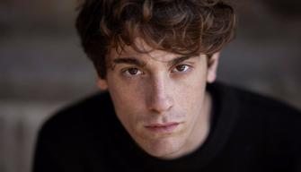 Chi è e che scuola ha fatto Federico Cesari, il giovane Giovanni Pascoli in Zvanì