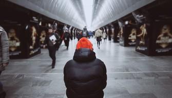 Violenza ormai norma nella 'dieta mediatica' di ragazze e ragazzi: per 7 su 10 può contribuire all'escalation della criminalità giovanile