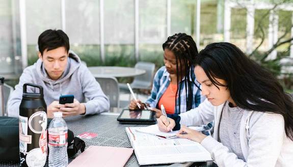 Quanti Giorni Di Assenza Si Possono Fare 100 giorni alla Maturità 2022: quando partono e cosa fare