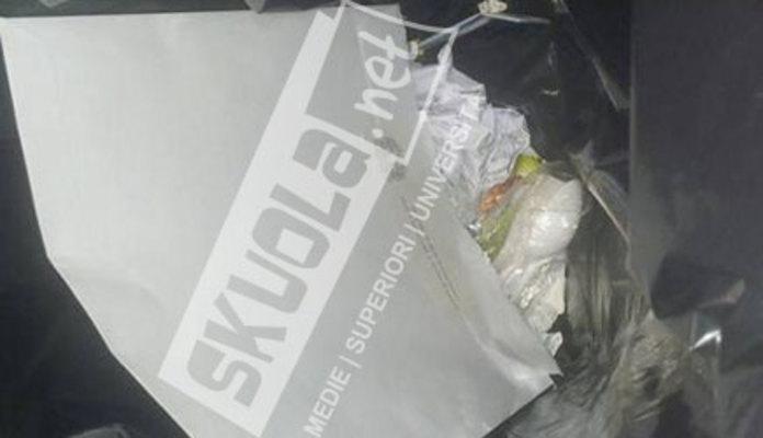 Test Ingresso: a Napoli un plico nel secchio