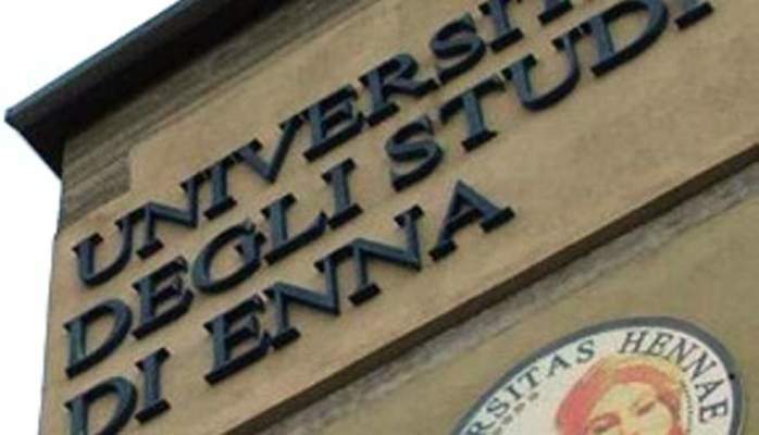 Mamma, mi laureo: ma è tutto finto