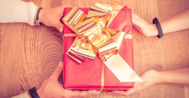 Cosa regalare ad uno studente universitario? Ecco 8 proposte