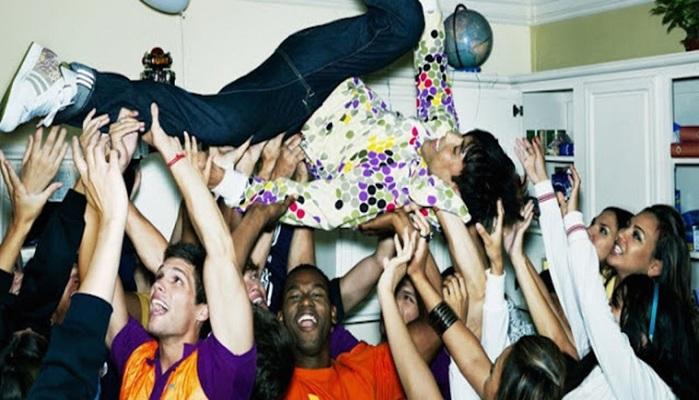 Capodanno: sette situazioni assurde in cui ti ritrovi ogni anno