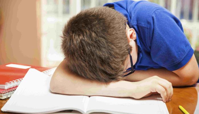 Compiti delle vacanze: il papà firma una "giustificazione" esemplare