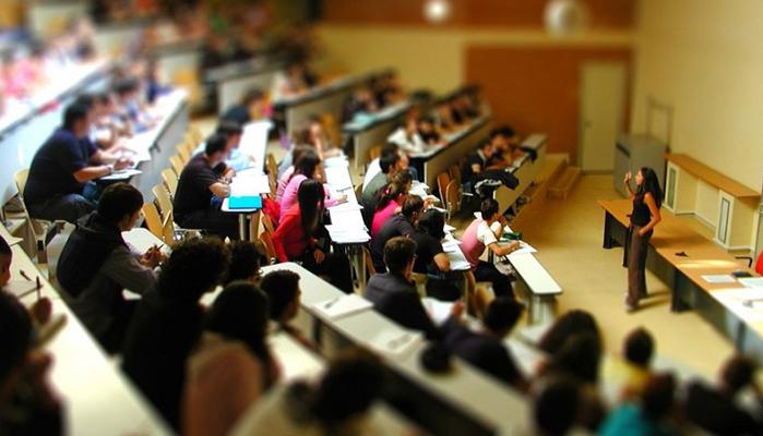 Statale Milano, al via immatricolazioni senza test per i corsi Umanistici