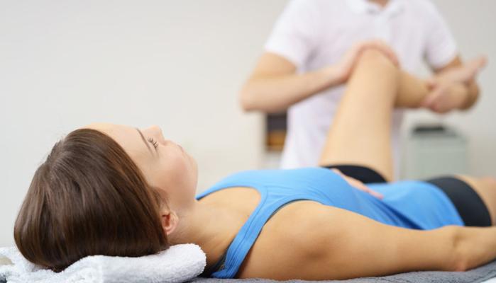 Le 5 ragioni per fidanzarsi e non fidanzarsi con uno di fisioterapia