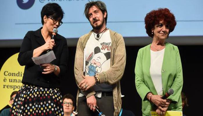 All'incontro sul cyberbullismo scoppia la bagarre sulle parolacce di Paolo Ruffini