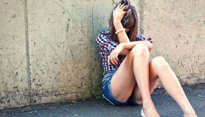 Foto hot su WhatsApp finiscono in rete: incubo per 60 adolescenti