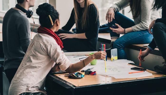 Alternanza scuola lavoro pagata 5 euro l'ora: ecco la proposta