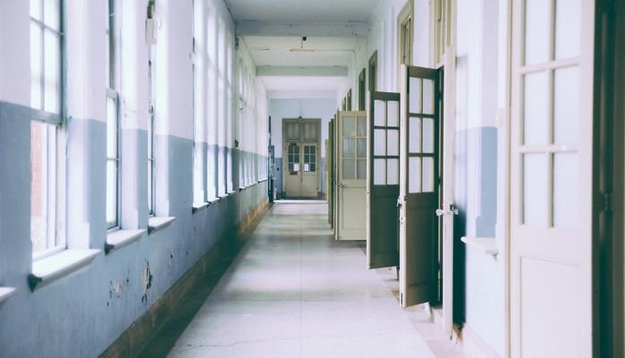 Coronavirus, ipotesi proroga scuole chiuse e modifiche alla maturità 2020