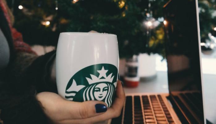 Natale su Netflix: tutti i film natalizi e la programmazione 2021