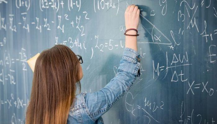 La scienza? Per 6 italiani su 10 è “troppo complicata”: cultura scientifica più bassa della media europea