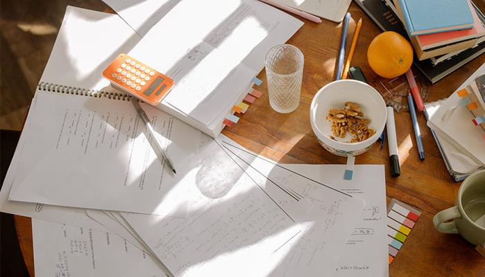 Maturità 2021, pochi giorni per consegnare l’elaborato: 2 su 10 lo devono terminare, 3 su 5 stanno “scopiazzando”