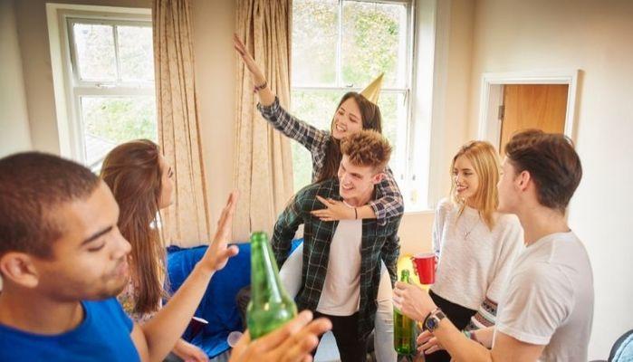 Congratulazioni per l’esame di Maturità 2021: le frasi più belle